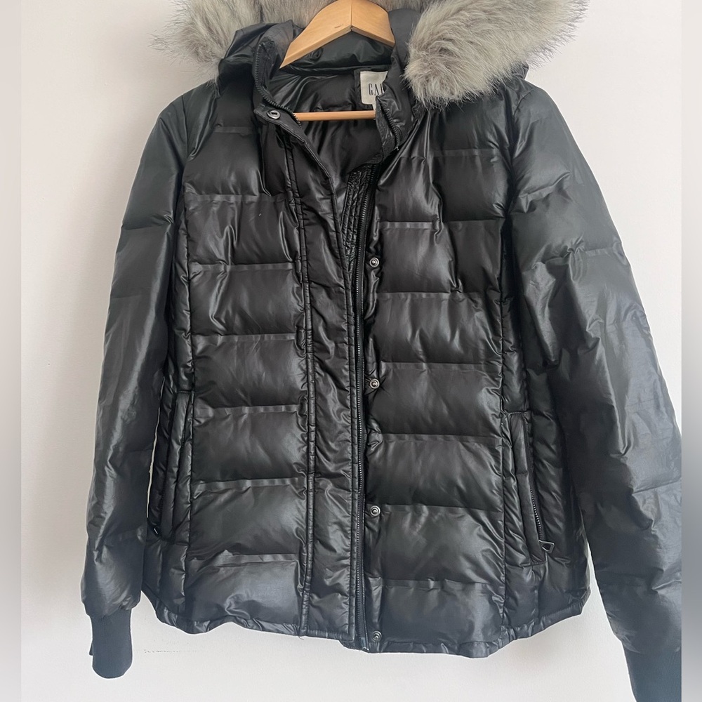 GAP Black PrimaLoft Puffer Jacket with Detachable Hood | S